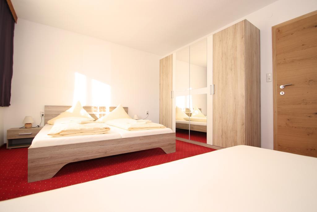 Haus Sonnenterrasse Apartment Санкт Файт им Понгау Екстериор снимка
